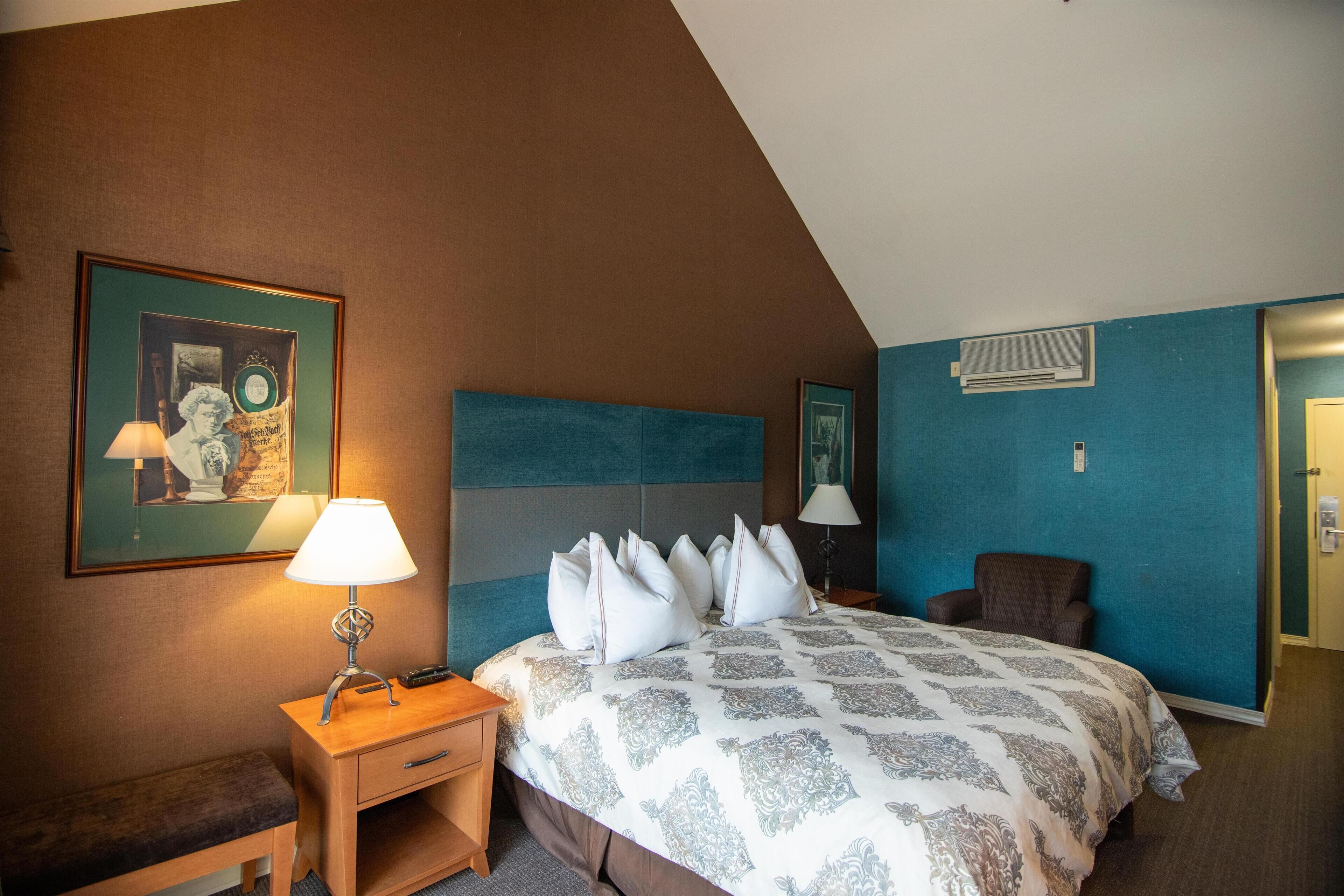 アイロン / アイロン台、WiFi (無料)、ベッドシーツ