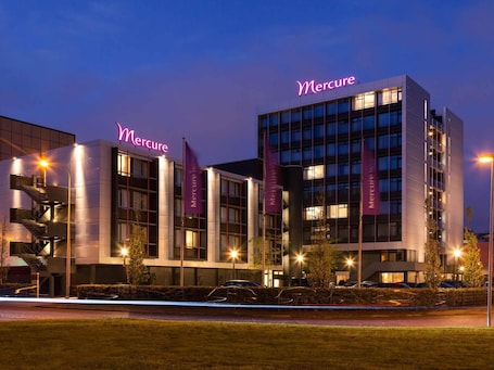 Außenbereich. Mercure City Groningen Martiniplaza Hotel