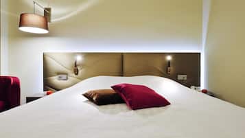 Privilege, Quarto, 1 cama de casal | Frigobar, cofres nos quartos, escrivaninha