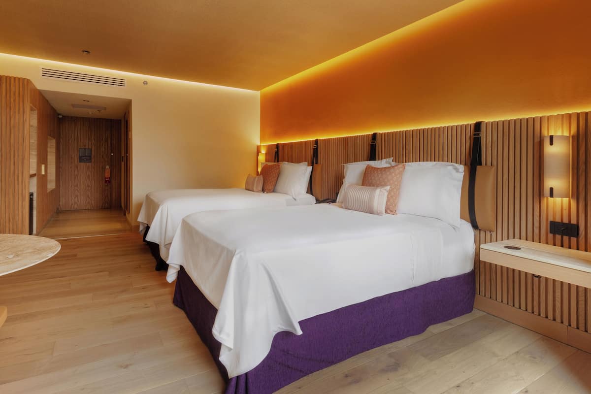 1 bedroom, premium bedding, minibar, in-room safe