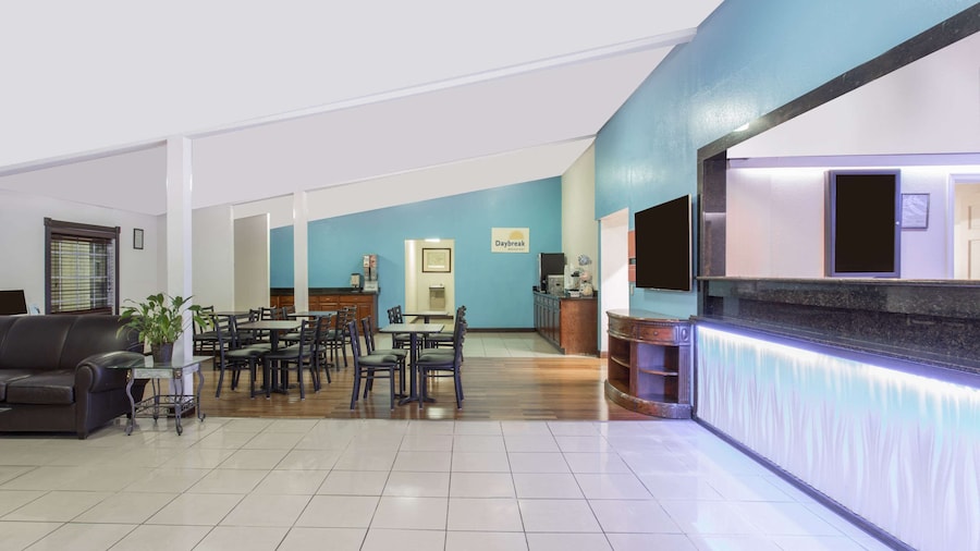 Days Inn by Wyndham Virginia Beach Town Center