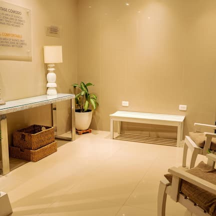 Couples treatment rooms, body treatments, aromatherapy
