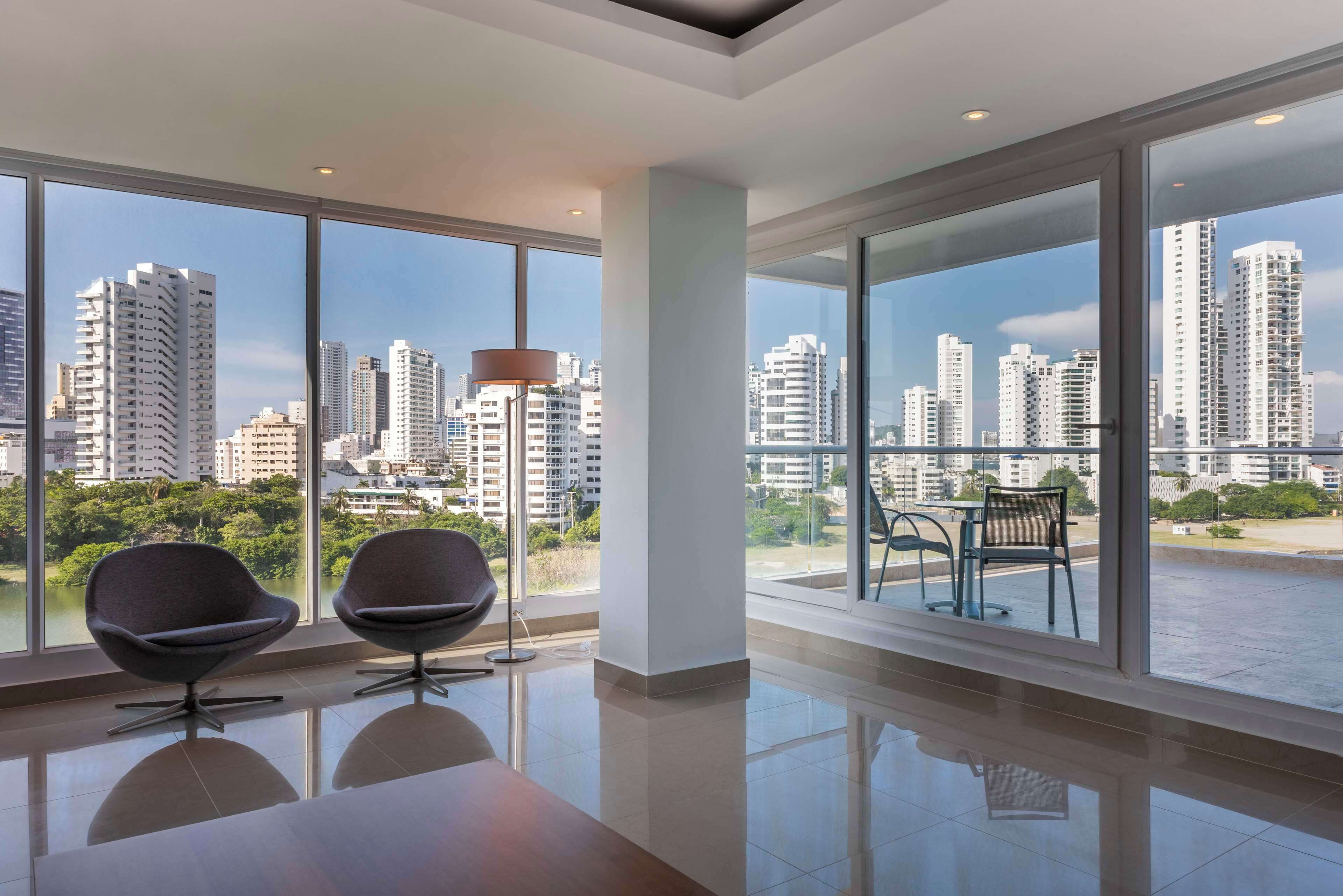 49-inch lcd tv with cable channels, tv, mp3 dock