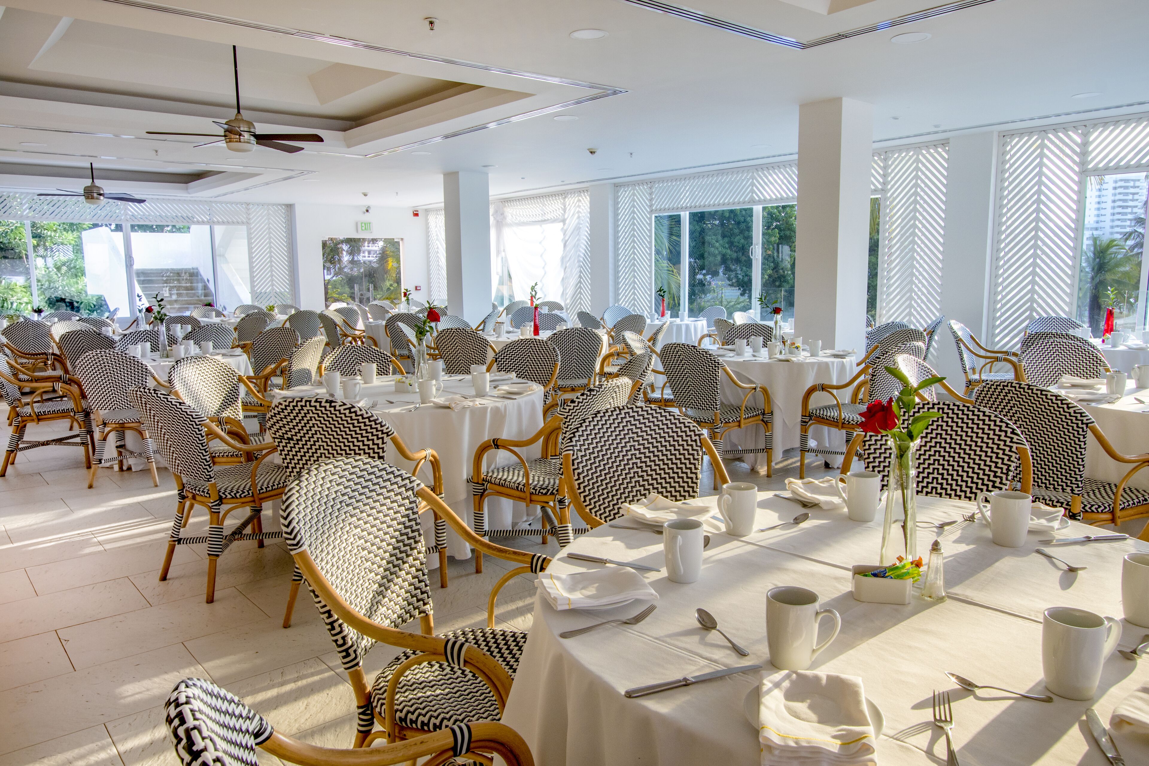 Breakfast, lunch, dinner served; international cuisine, pool views 