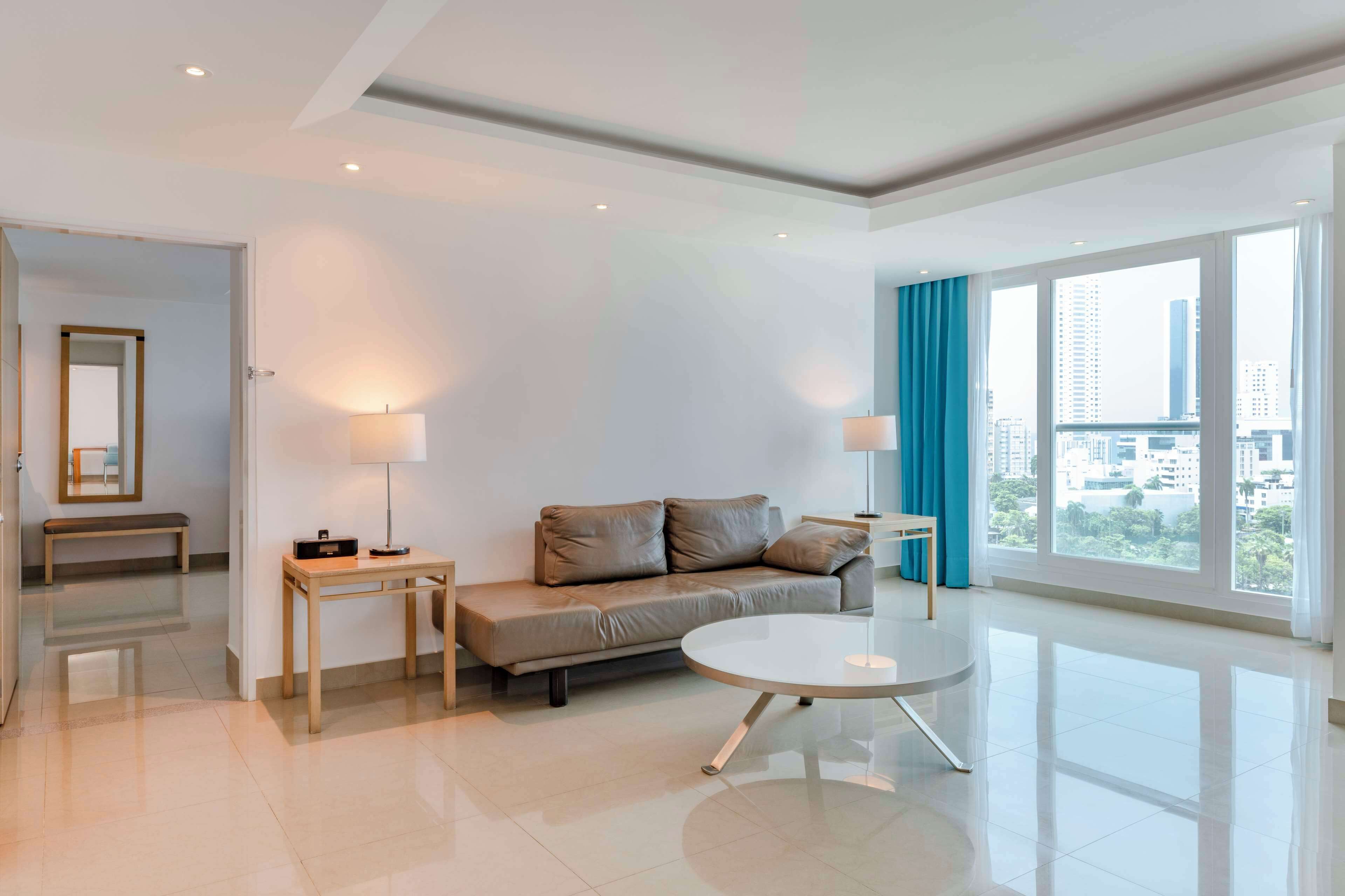 49-inch lcd tv with cable channels, tv, mp3 dock