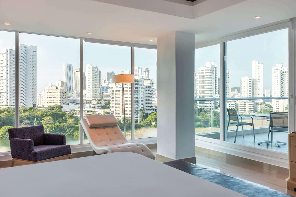 Zimmer, 1 King-Bett, Eckzimmer | Ausblick vom Zimmer