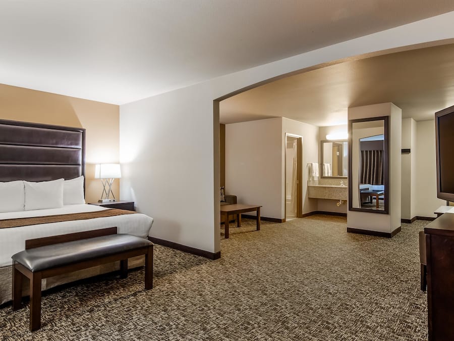 Desk, laptop workspace, iron/ironing board, cribs/infant beds