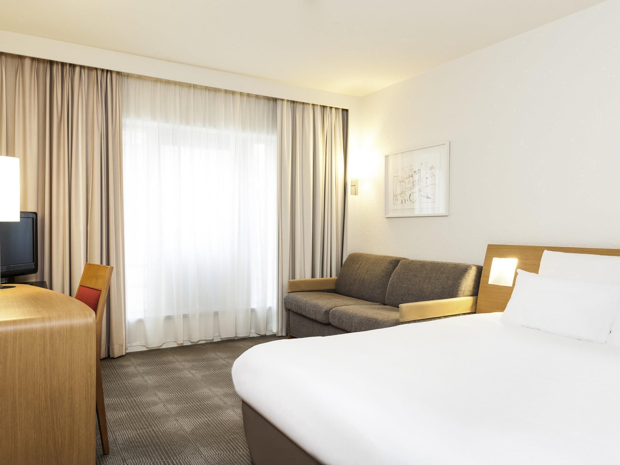Family Room, 1 Double Bed with Sofa bed (Standard) | Hypo-allergenic bedding, minibar, in-room safe, desk