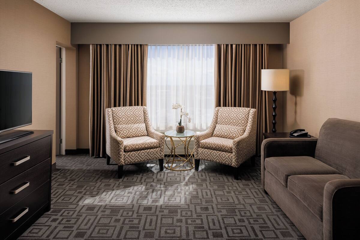 Executive Suite, 1 Bedroom | Premium bedding, pillowtop beds, desk, laptop workspace