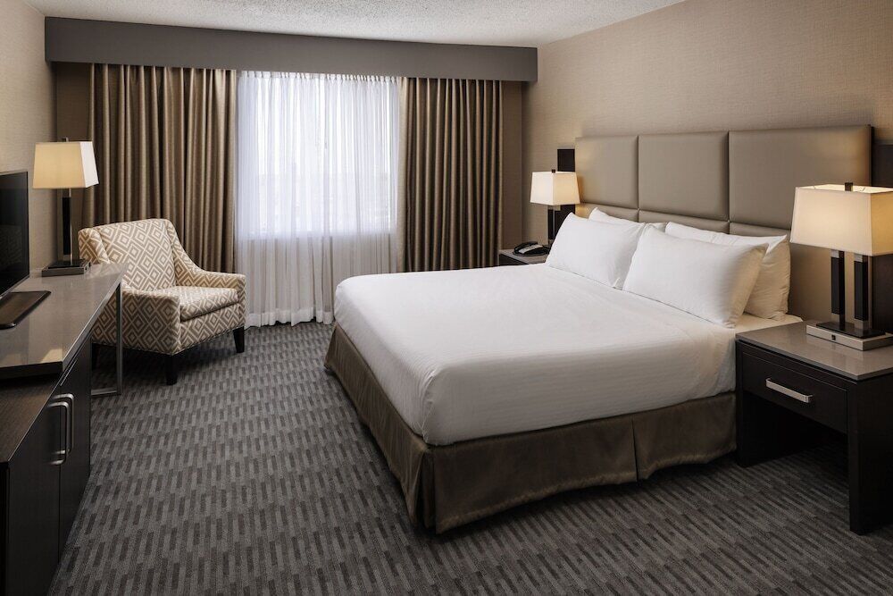 Premium bedding, pillowtop beds, desk, laptop workspace
