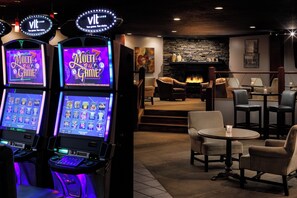 供应早餐和晚餐，美洲菜