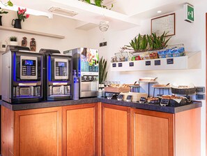 Daily cooked-to-order breakfast (EUR 15 per person)
