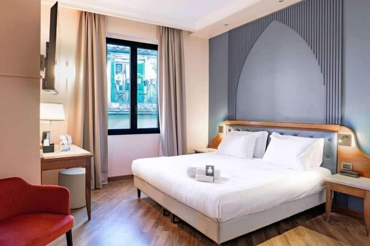 1 bedroom, minibar, in-room safe, desk