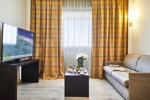 Suite Confort | Couette en duvet, minibar, coffre-fort, bureau
