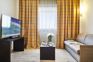 Comfort Suite | Down duvets, minibar, in-room safe, desk