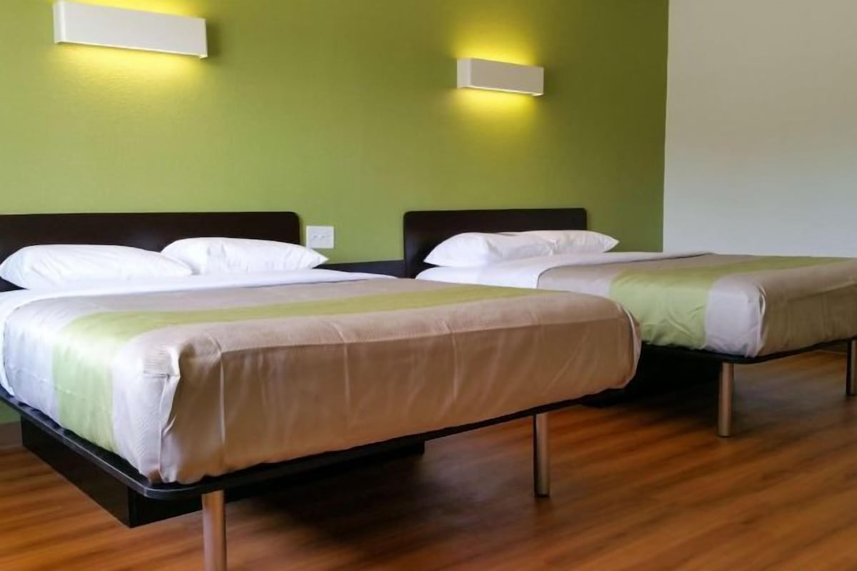 Wifi gratis y ropa de cama