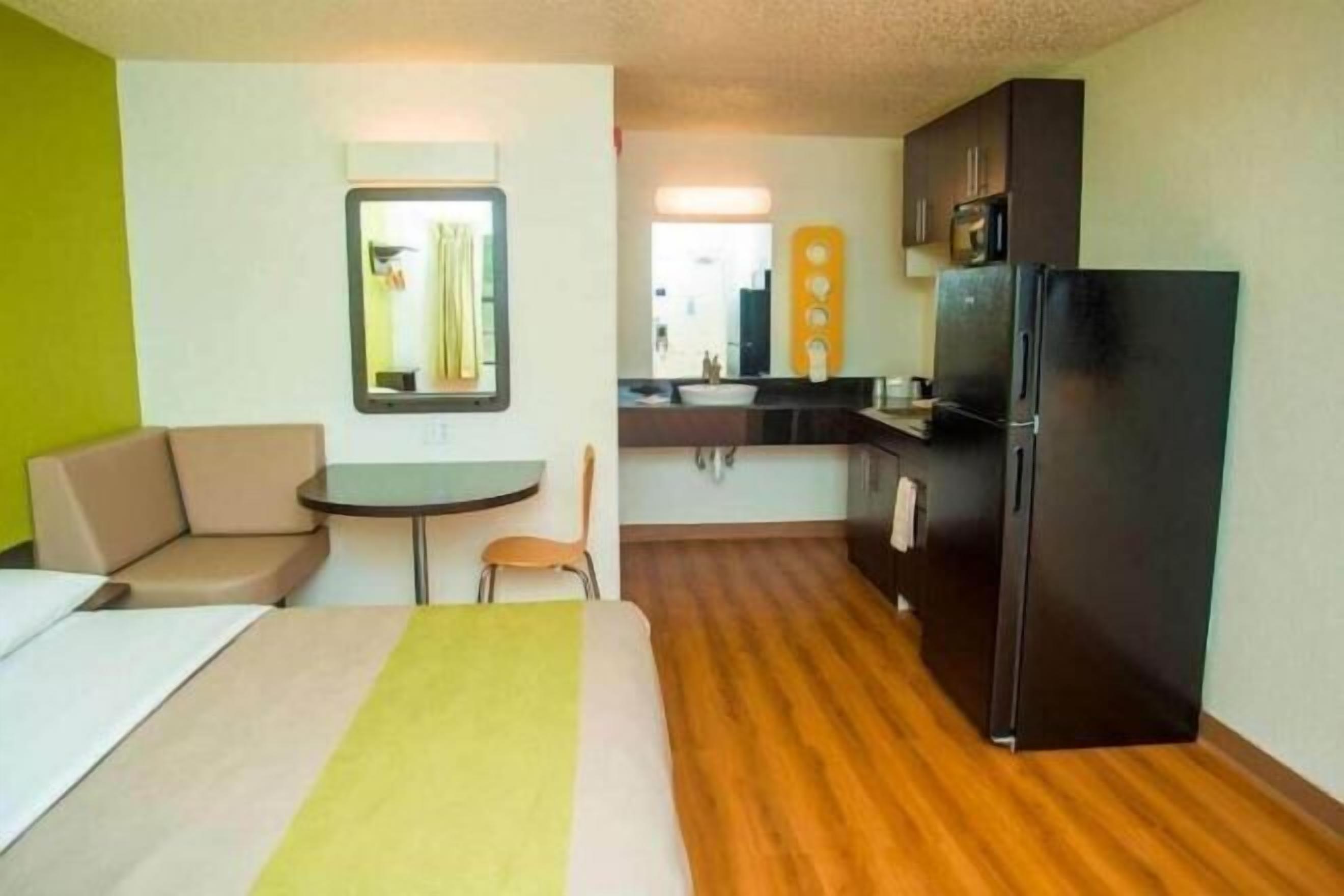 免费 WiFi、床单