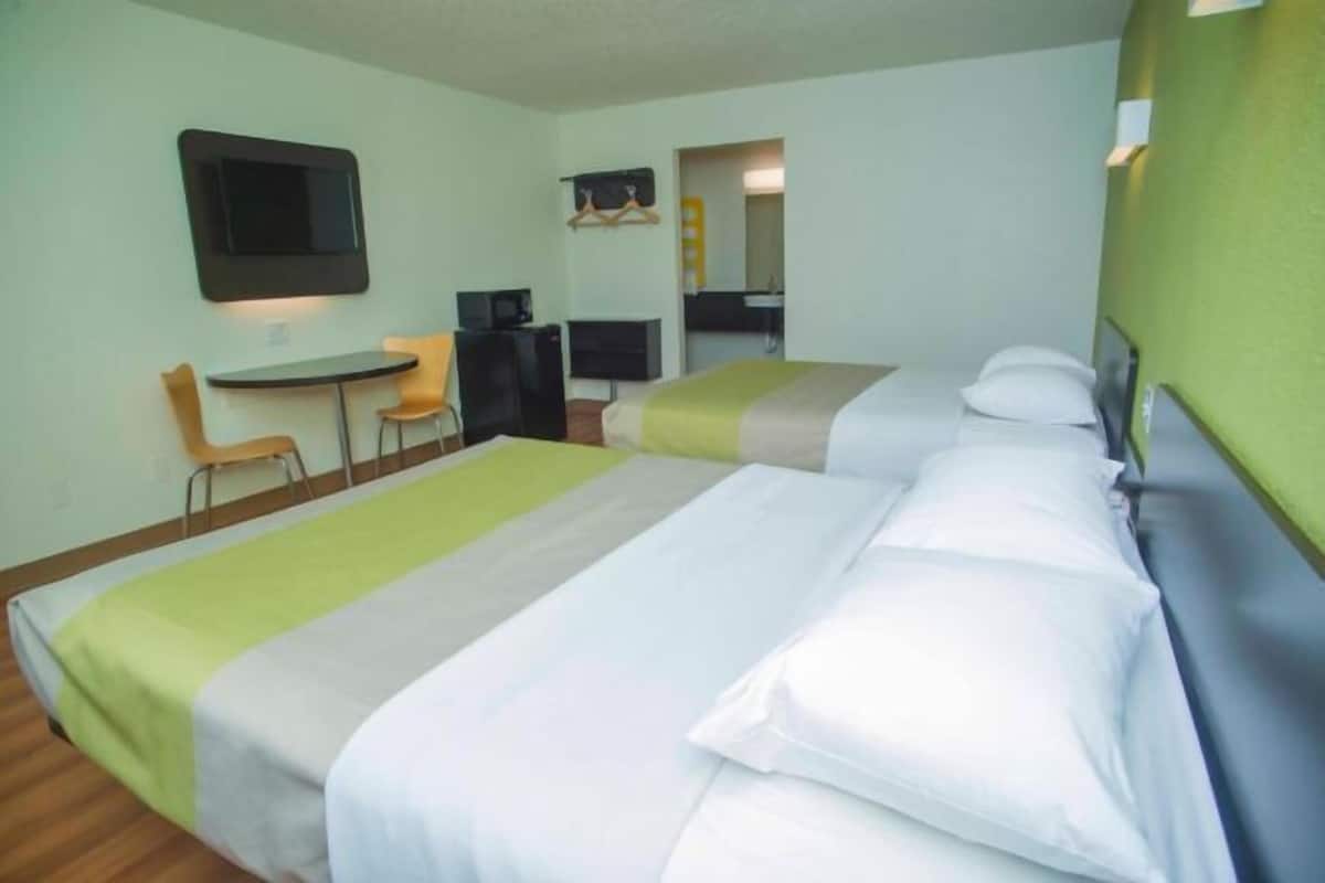 WiFi (free), bed sheets