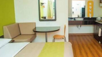 Free WiFi, bed sheets