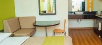 Motel 6 Palestine, TX