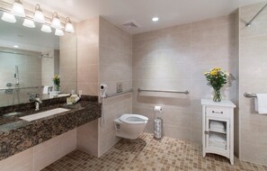 Badezimmer | Umweltfreundliche Kosmetikartikel, Haartrockner, Handtücher