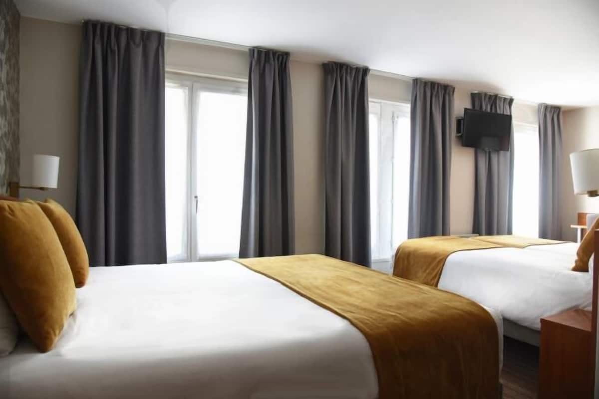 In-room safe, desk, laptop workspace, soundproofing