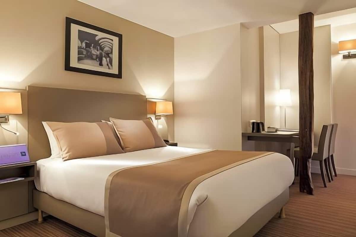 In-room safe, desk, laptop workspace, soundproofing
