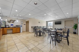 Desayuno continental incluido todos los días 