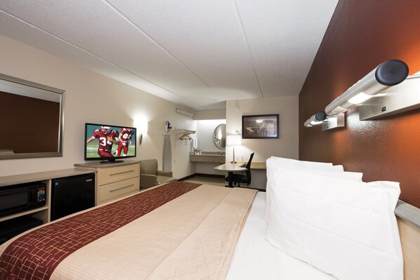 Chambre Supérieure, 1 très grand lit (Smoke Free) | Coffres-forts dans les chambres, bureau