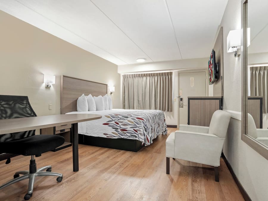 Superior Room, 1 King Bed (Smoke Free) | In-room safe, desk, laptop workspace, free cots/infant beds