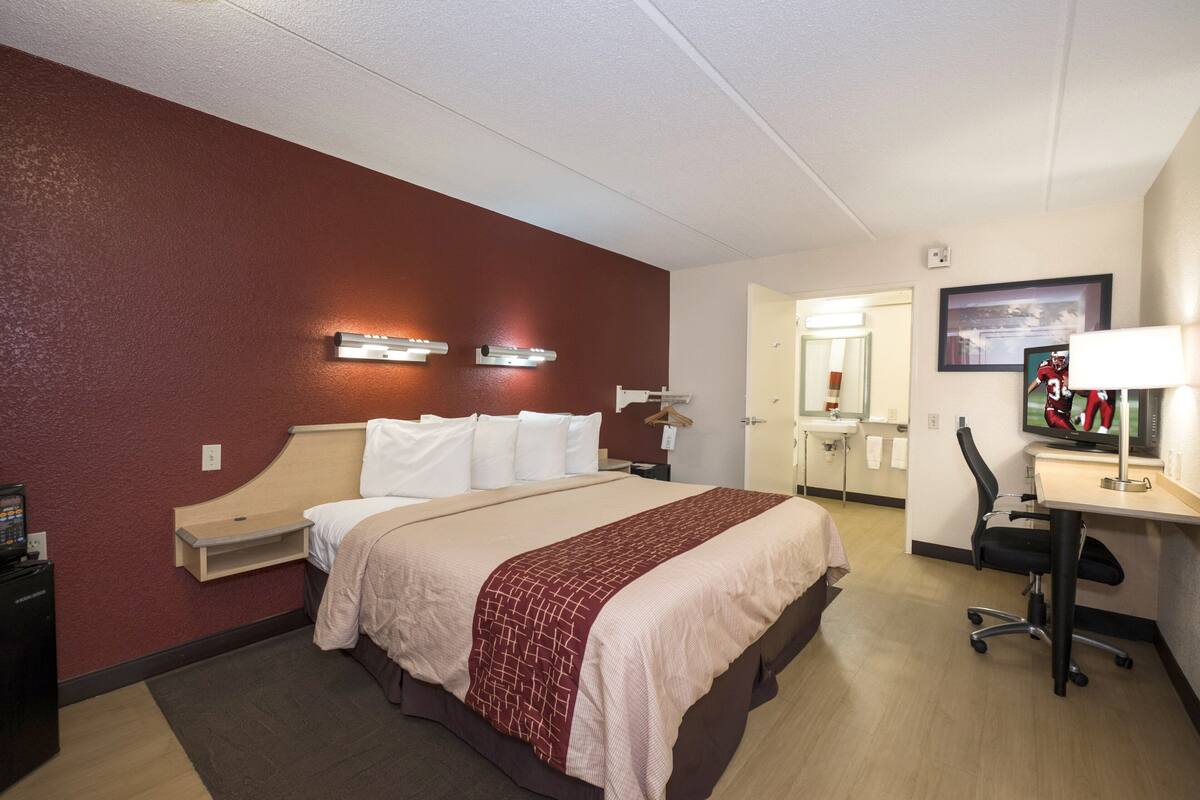 Chambre Supérieure, 1 très grand lit, accessible aux personnes à mobilité réduite (Smoke Free) | Coffres-forts dans les chambres, bureau