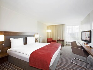 Superior kamer, 1 kingsize bed | Hypoallergeen beddengoed, een minibar, een kluis op de kamer, een bureau