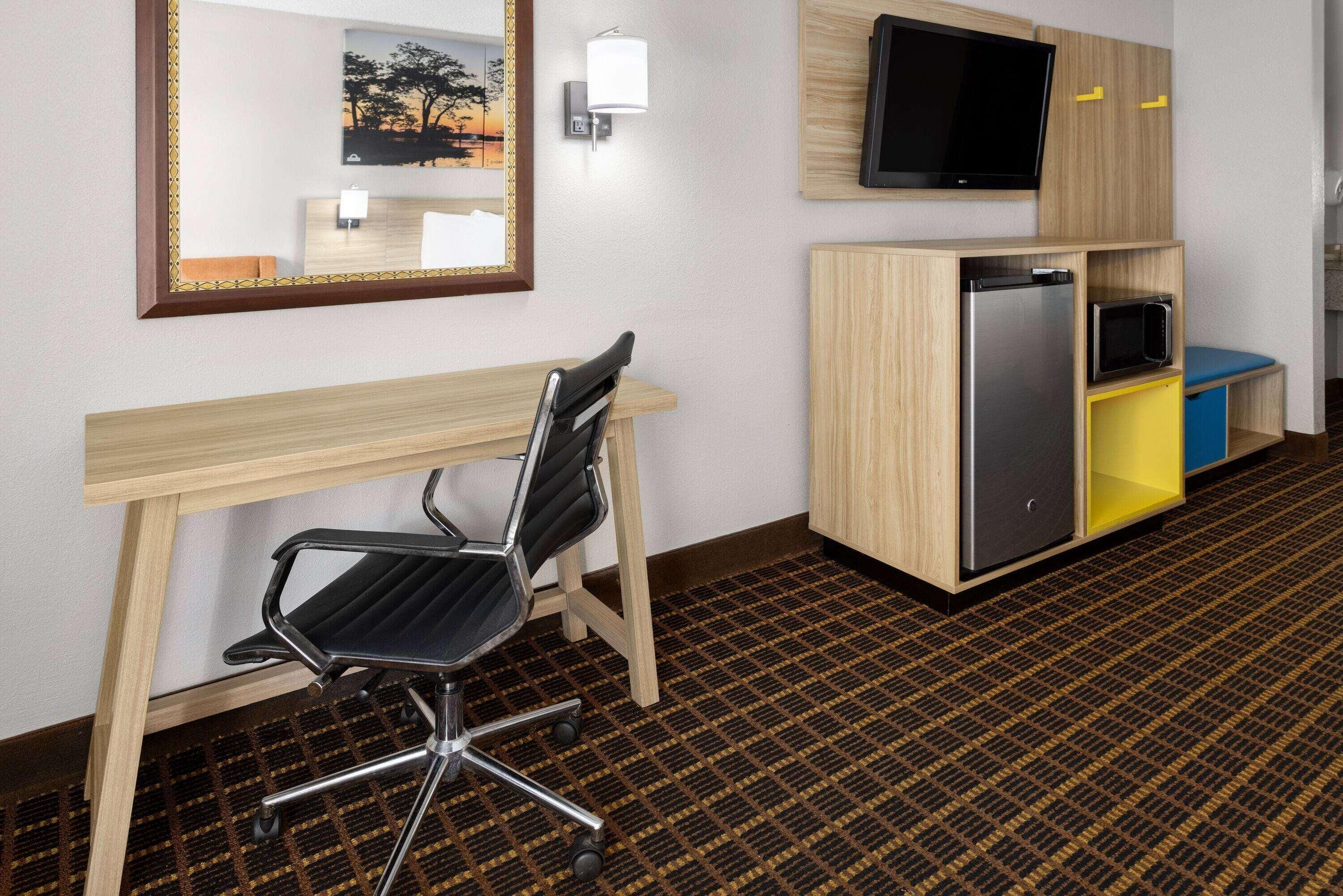 In-room safe, desk, soundproofing, iron/ironing board