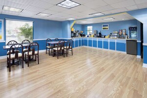 Desayuno para llevar gratuito y diario