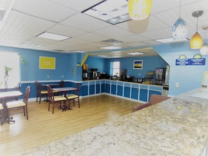 Free daily on-the-go breakfast - Days Inn by Wyndham Waycross (Waycross)
