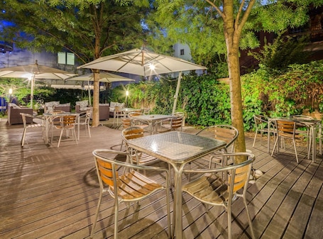 Terraza o patio. Best Western City Hotel