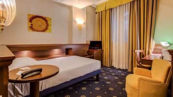 Classic Room, 1 Twin Bed, Non Smoking | Minibar, desk, blackout drapes, soundproofing
