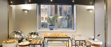 Daily buffet breakfast (EUR 10 per person)