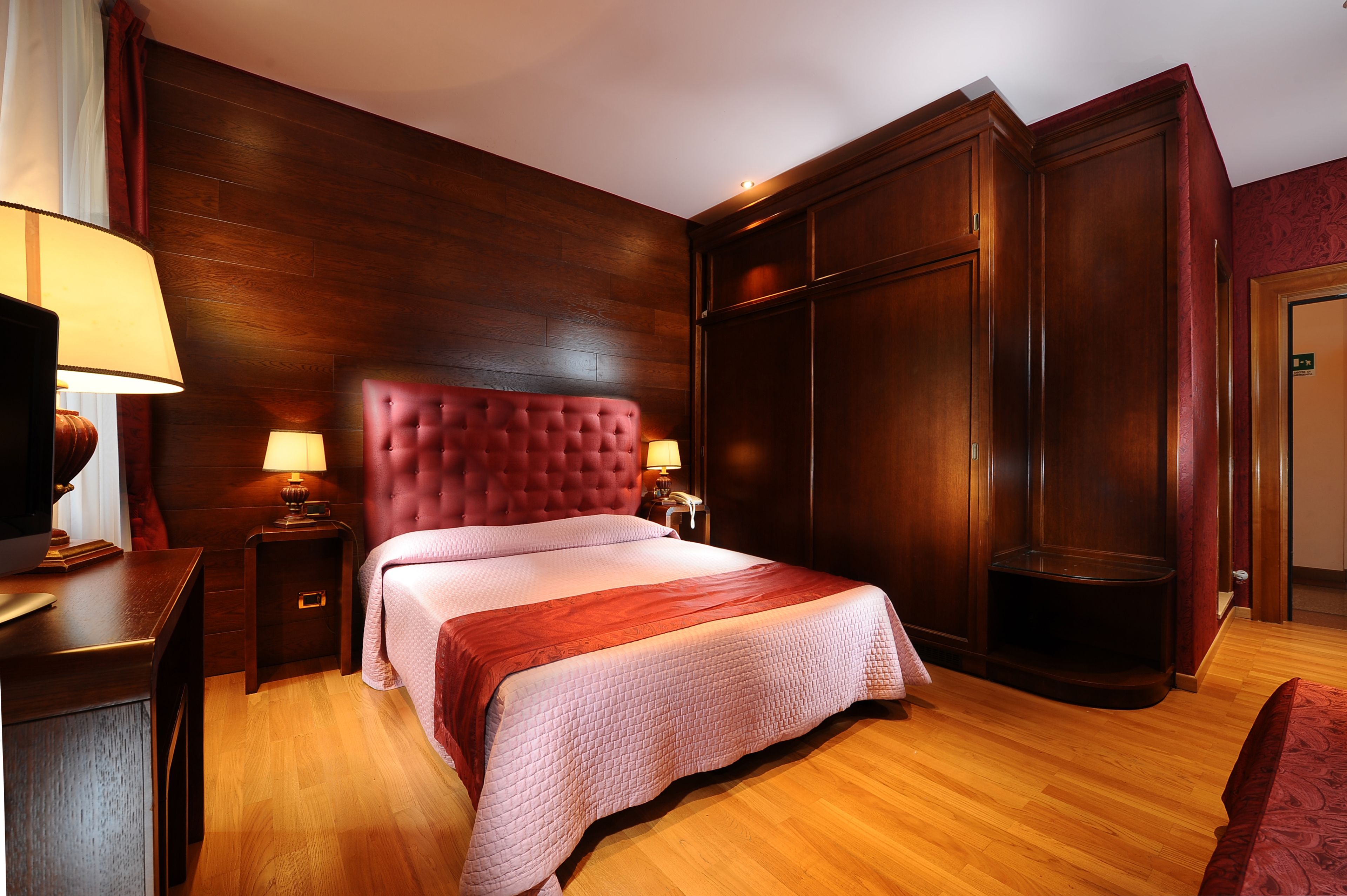 superior double room | down duvets, minibar, in-room safe, desk