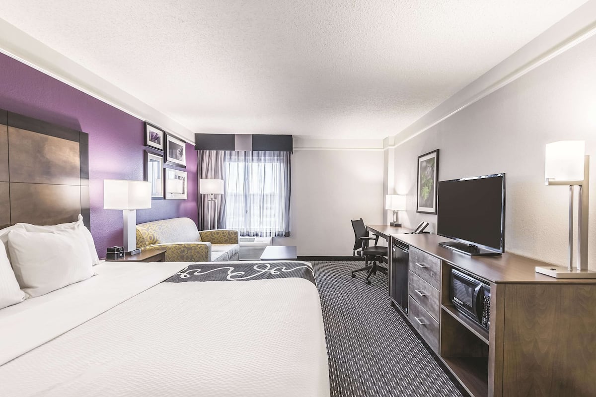 Executive-Zimmer, 1 King-Bett, Nichtraucher | 1 Schlafzimmer, hochwertige Bettwaren, Zimmersafe, Schreibtisch