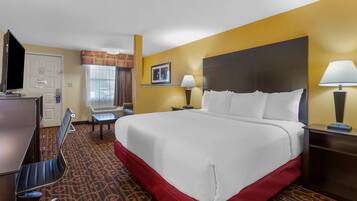 Suite, 1 King Bed, Non Smoking, Jetted Tub (with Sofabed) | Laptop workspace, iron/ironing board, rollaway beds (surcharge)