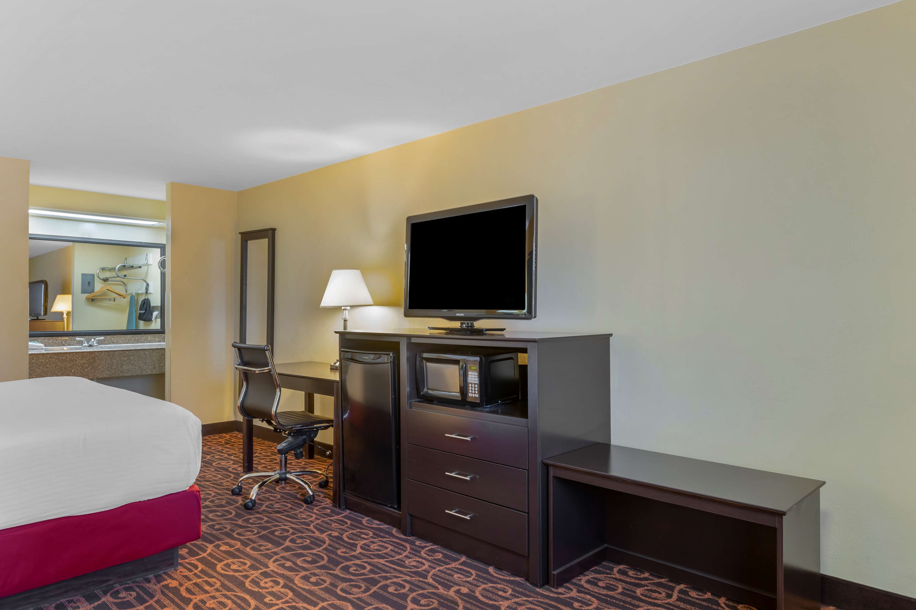 1 bedroom, in-room safe, desk, laptop workspace