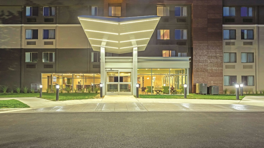 La Quinta Inn & Suites by Wyndham Columbia / Fort Meade