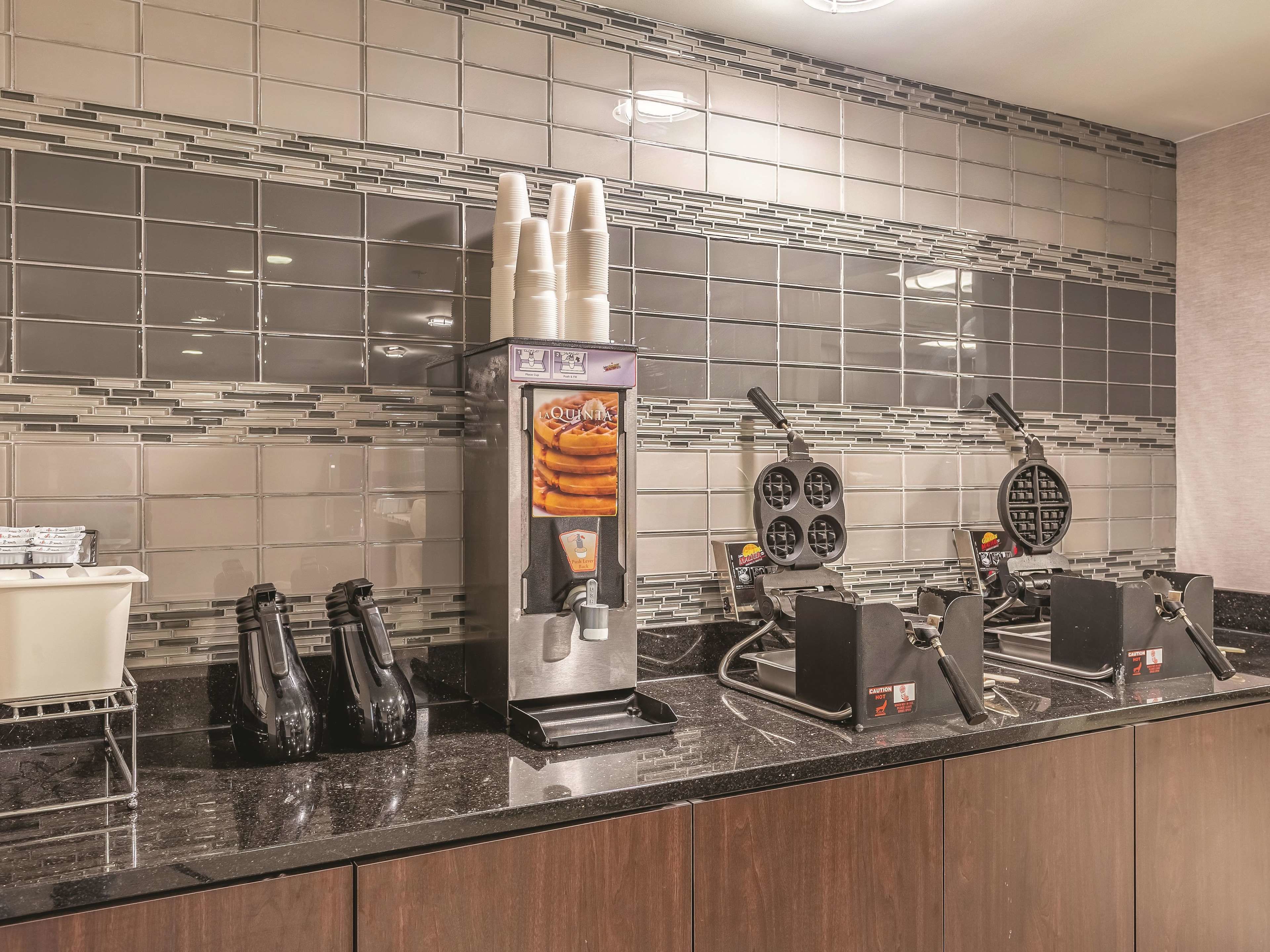 free daily full breakfast