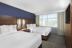 Desk, laptop workspace, blackout drapes, iron/ironing board - Residence Inn by Marriott Buffalo Downtown (Buffalo)