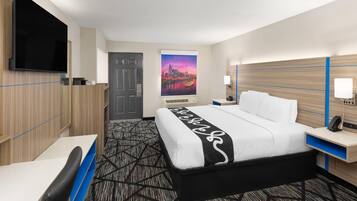 Bantalan ekstra lembut, meja kerja, dan ruang kerja ramah laptop