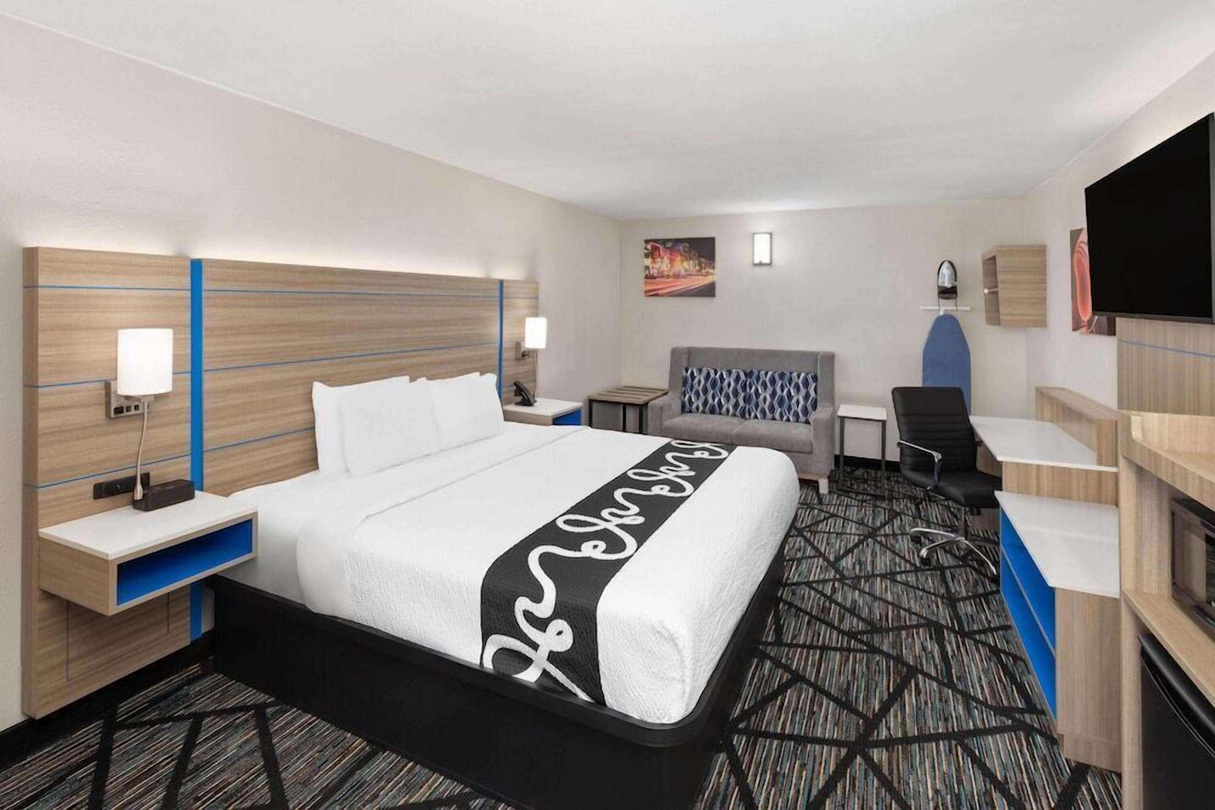 Pillowtop beds, desk, laptop workspace, blackout drapes