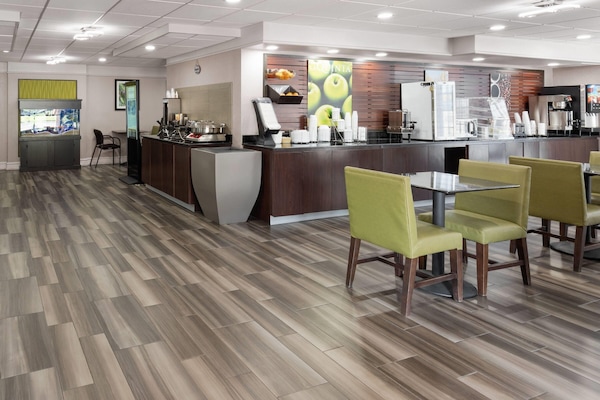 Free continental breakfast