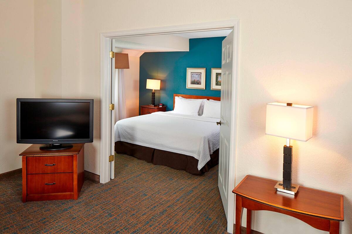 Skrivebord, skrivebord for bærbar PC og blendingsgardiner