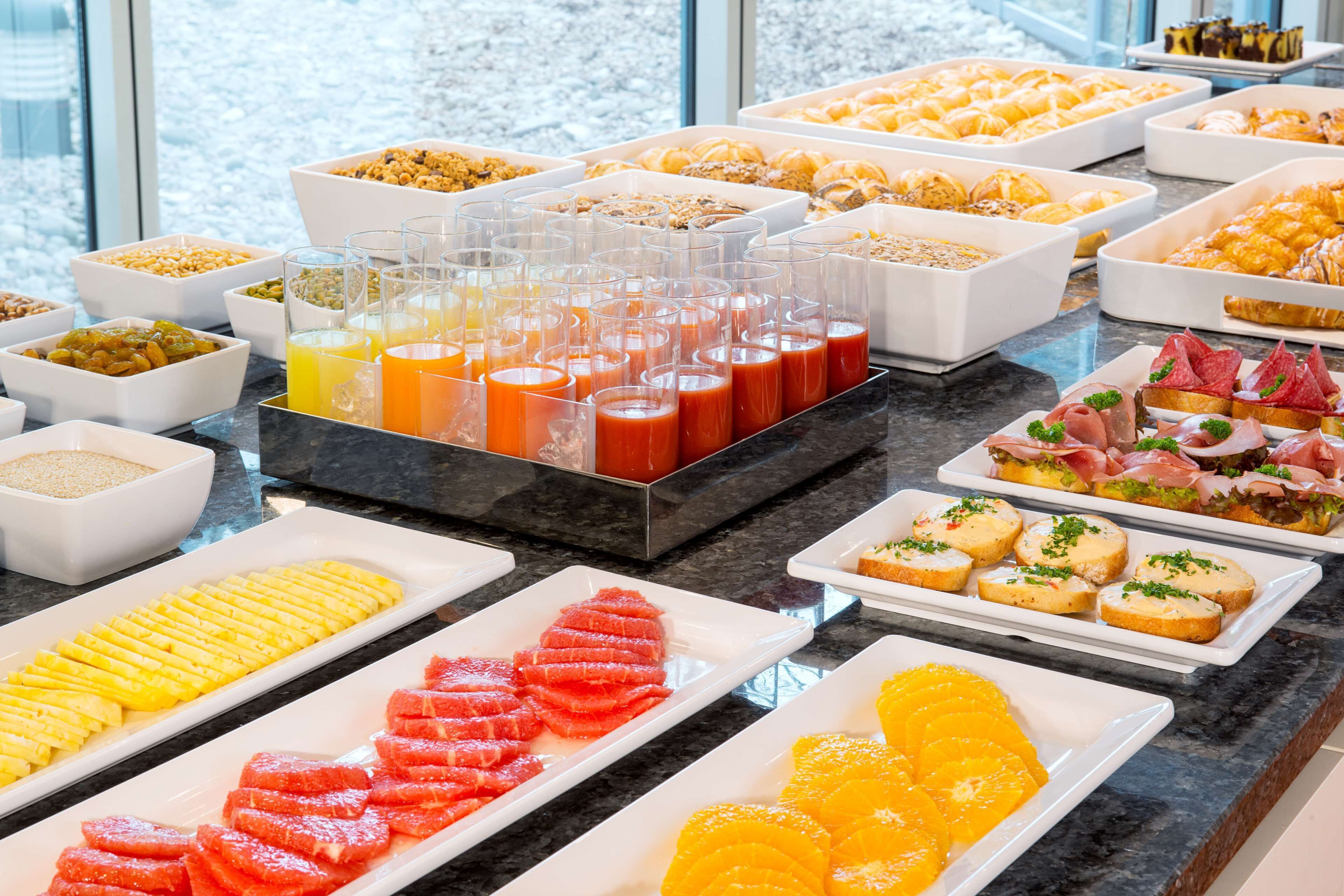 Tägliches Frühstücksbuffet gegen Gebühr